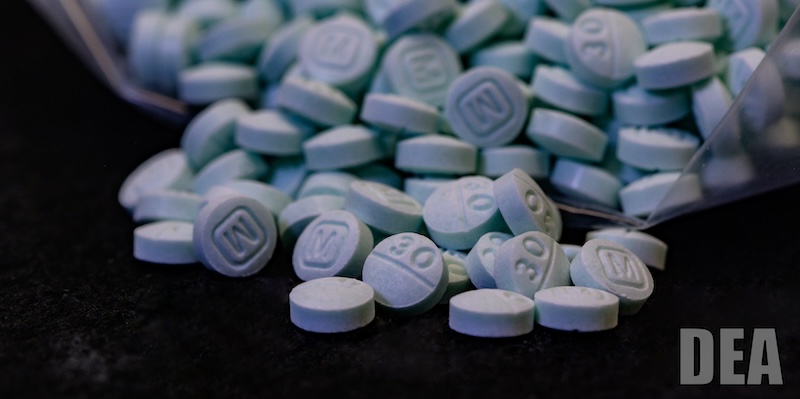 m30s-dea-photo-fake-oxy-blues